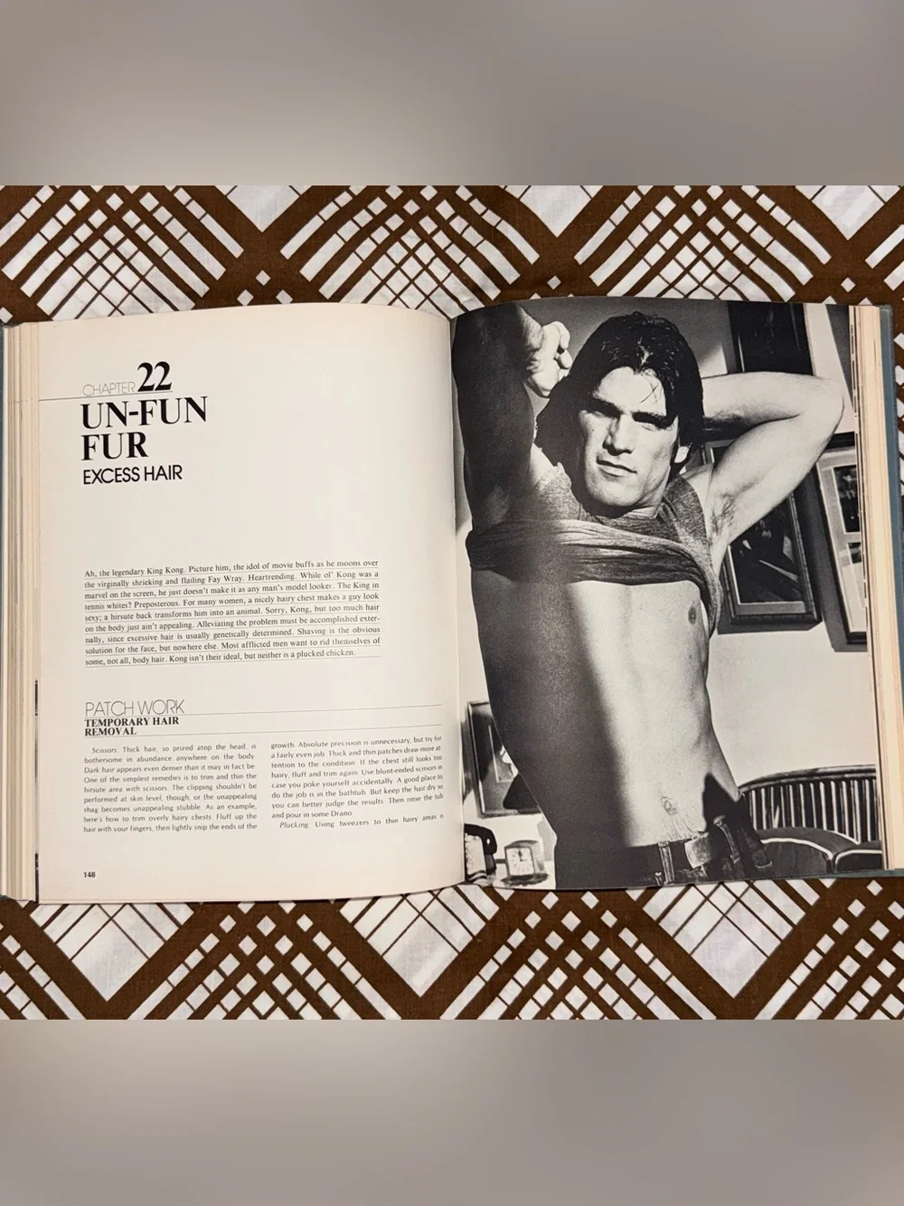 Vintage 1977 Looking Good: A Guide for Men Charles Hix Bruce Weber Hardcover